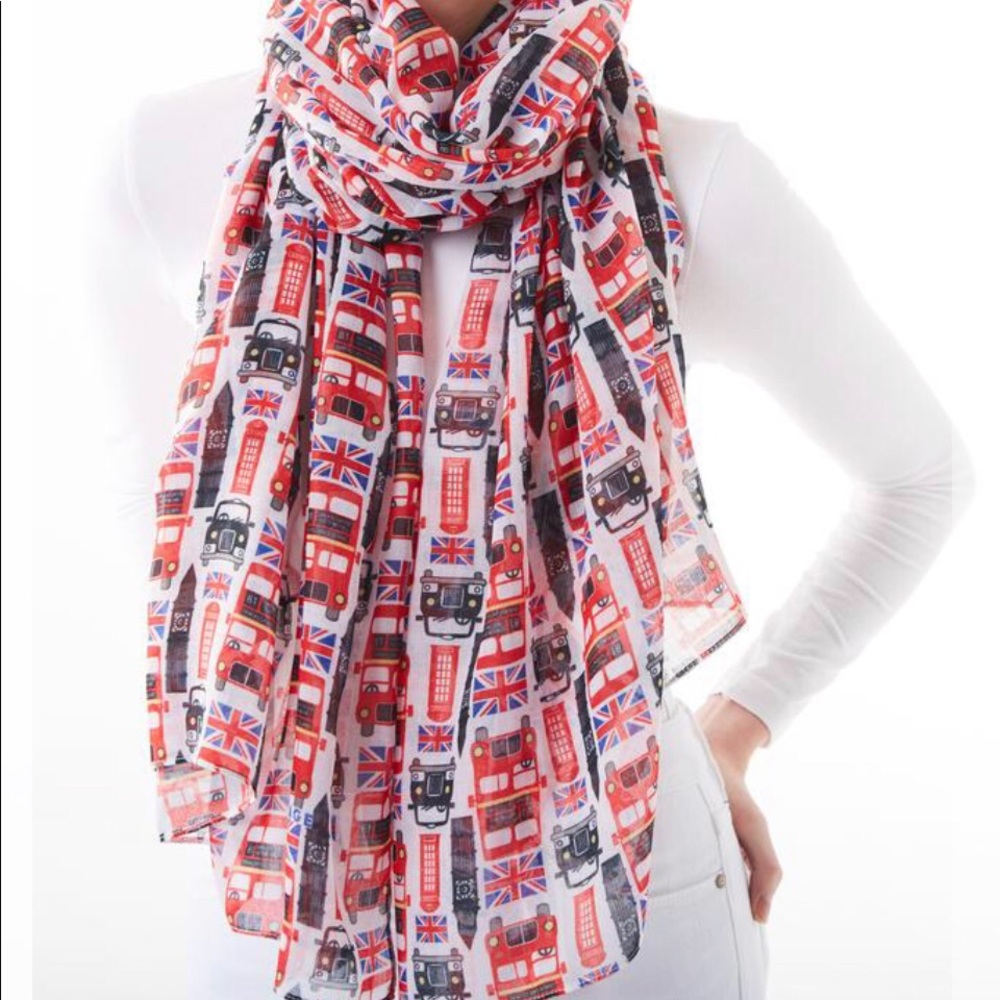 NWT Printed Villiage London Scarf